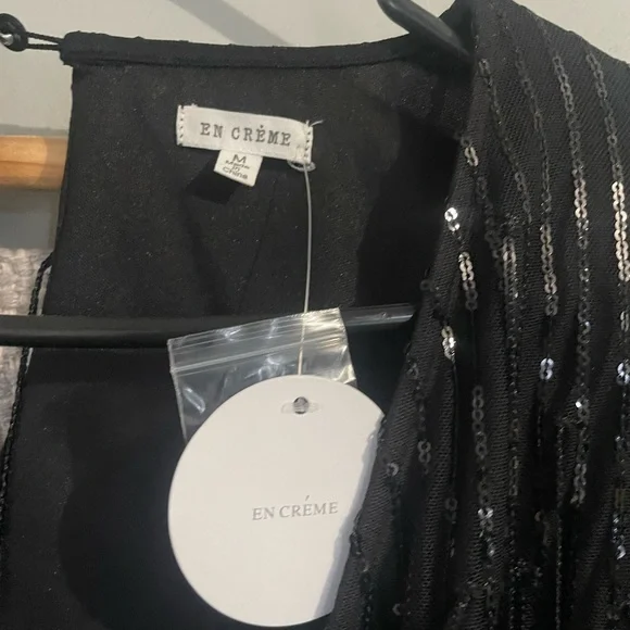 En Crème Ricky Sequin Fringed‎ Sleeve Top - Picture 2 of 3